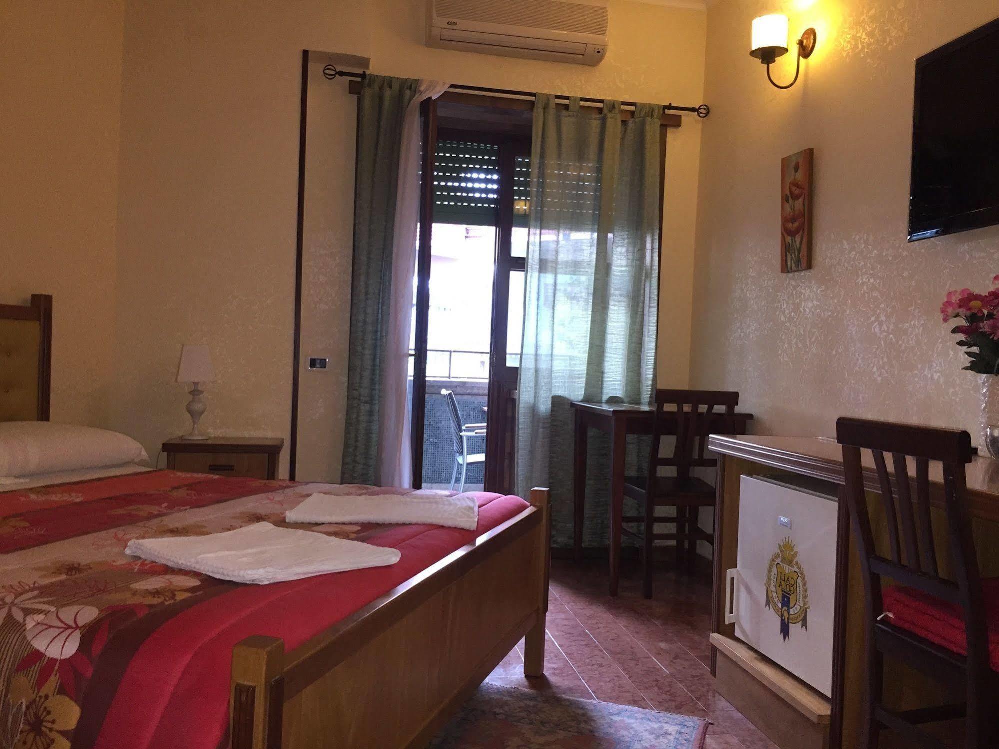 Caligola Resort Рим Экстерьер фото